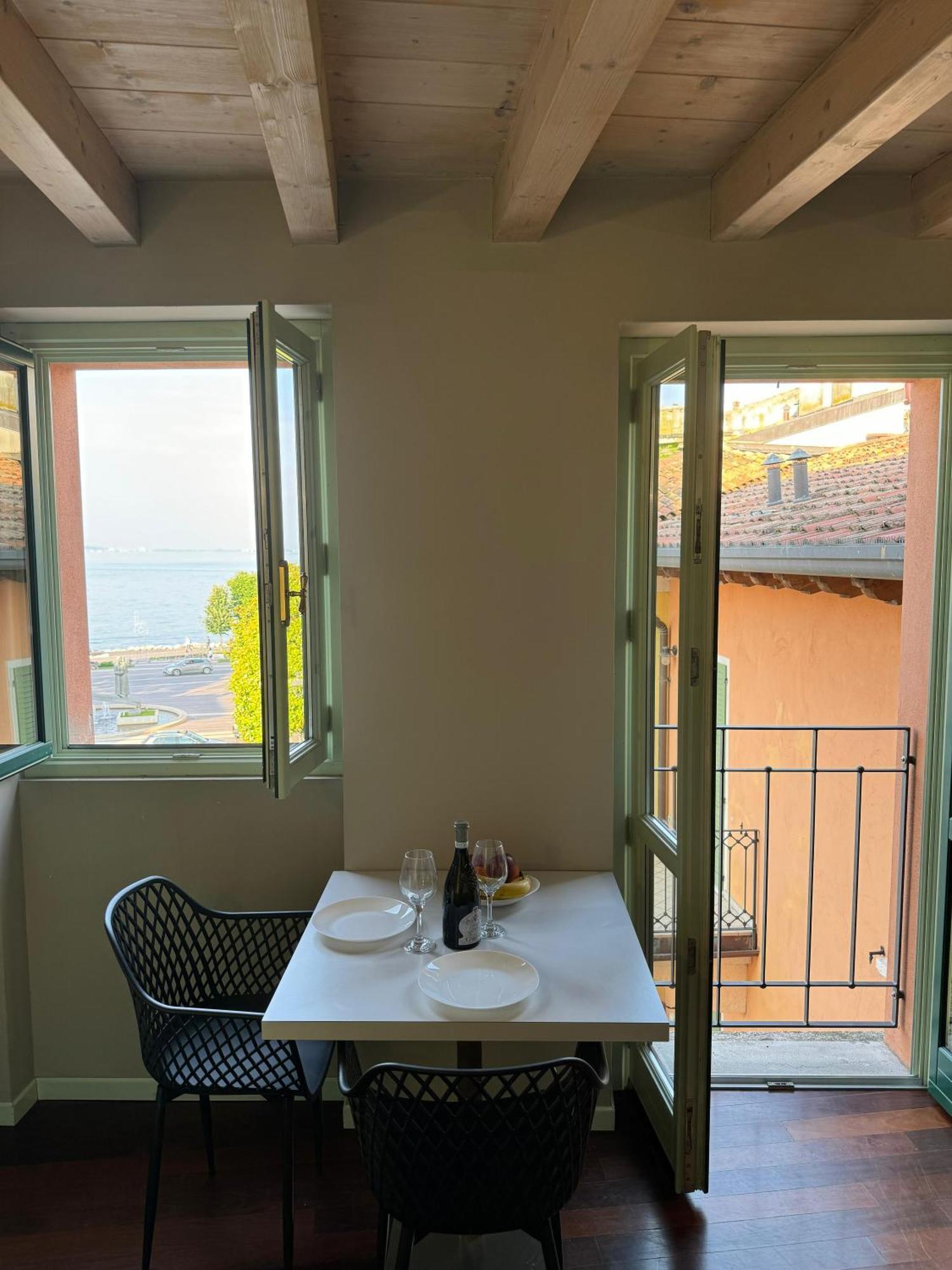Splendid Apartment Desenzano del Garda Zewnętrze zdjęcie