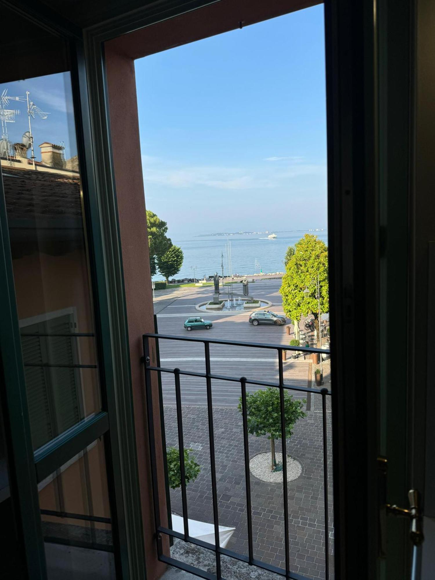 Splendid Apartment Desenzano del Garda Zewnętrze zdjęcie